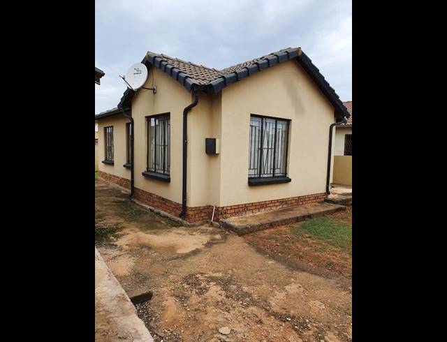 3 BEDROOM HOUSE FOR SALE IN LEONDALE
